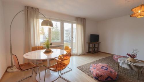 Dietikon District Apartment | Cozy Spacious Apartment near Zurich City with Balcony & Free Parking