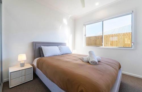 Greenbank House | 4BR House Tulipa - Brand New Family Home at Greenbank