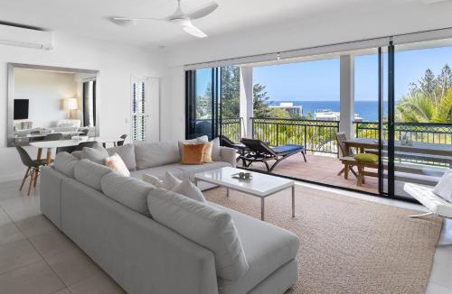 Sunshine Beach Apartment | 3 Hilltop Villas White Water Views from the Heart of Sunshine