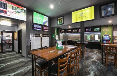 Fairfield Heights Hotel | Nightcap at Fairfield