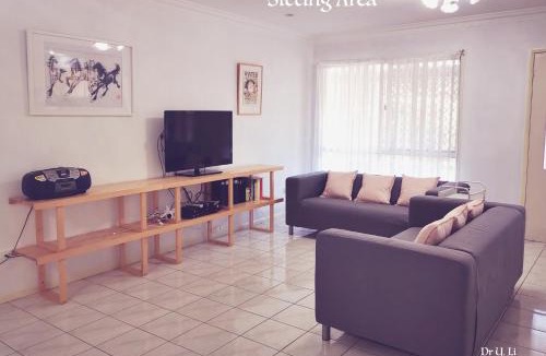Banksia Beach House | Canal View Holiday-2Rooms-Guests Usable 120m2-Host Shared Property-No Tax Invoice