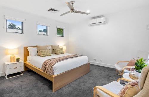 Alexandra Headland House | Spacious 3-Bed Home with Patio Near Beach