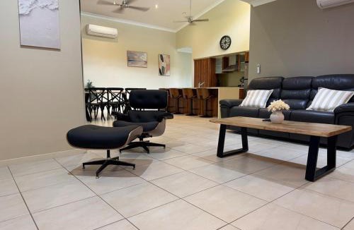 Palm Cove House | Entire 4 bedroom home in Palm Cove