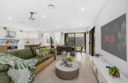 Austral House | Austral 5 bedroom, 2 storey detached house