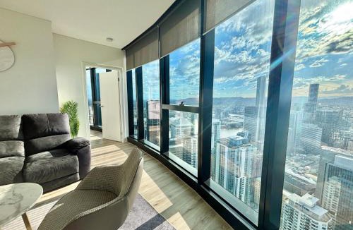 Brisbane Central Business District Apartment | Brisbane's Highest Rated 3 Bedroom Luxury Apartments -above 60th Floor- Incredible views in Skytower, Brisbane's tallest building -Complimentary WIFI, Drinks, Snacks & Streaming Access