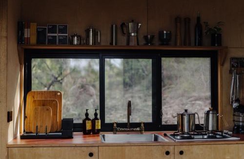 Yarramundi House | Off-Grid Cabin Tucked into Nature Creek Access - Yenya