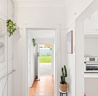 Padstow House | Inviting Double Room - A Peaceful Budget Stay in Padstow - Shared Bathroom