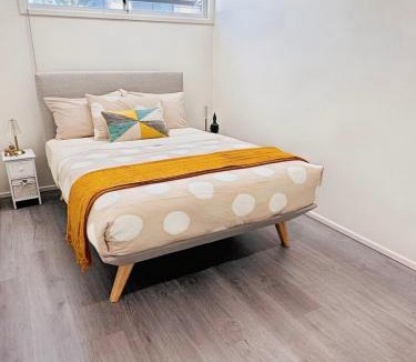 Wentworthville Villa | The Urban Cozy Cottage - Vinoth Puvichandran