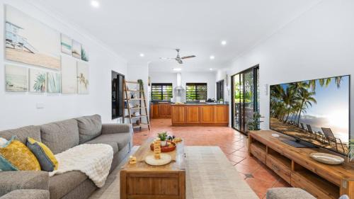 Trinity Beach House | Poolside Palms Villa