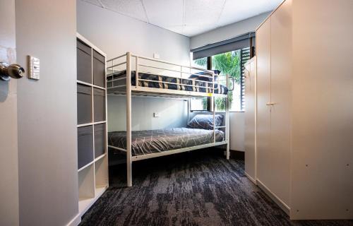 Surfers Paradise Hostel | BeHome