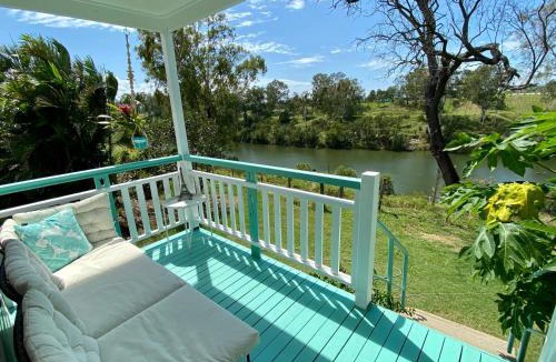 Lowood House | Lowood Riverelle Cottage