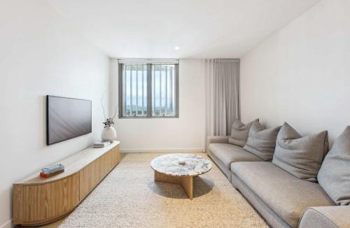Burleigh Heads Apartment | Picasso By Khove