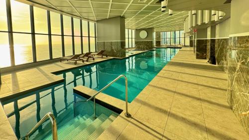 Surfers Paradise Apartment | Surfers Beachside Luxury - Stunning Panoramic View