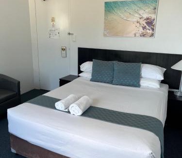 Greenwich Hotel | Greenwich Inn Motel