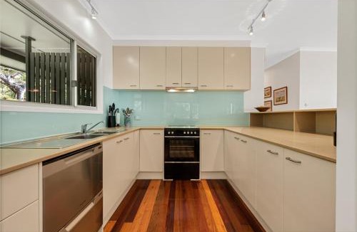 Boreen Point House | Blissful Lake Retreat