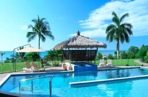 Bowen Apartment | Coral Cove Apartments - Absolute Beachfront Resort Bowen