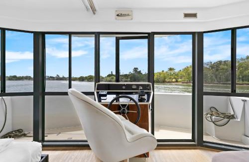 Coomera Boat Rental | Coomera Houseboats