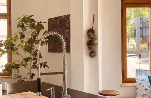 Gundeldingen House | Georgian Guest Rooms