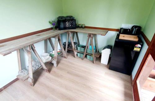 Palmwoods Ski Chalet | Birdsong Train Carriage Cabin with Outdoor Bath
