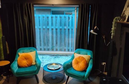 Burpengary East House | Deluxe Fully Air-conditioned 4BR House with Movie & Family Room