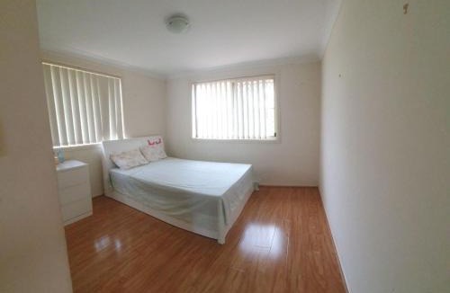 Warwick Farm House | A cosy private bedroom for you (2)