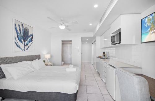 Birtinya Hotel | North Shore Oceanside Kawana