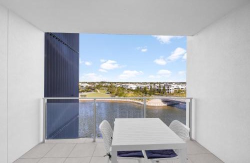 Birtinya Hotel | North Shore Oceanside Kawana