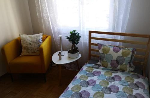 Riedholz House | Cosy bedroom with private batroom