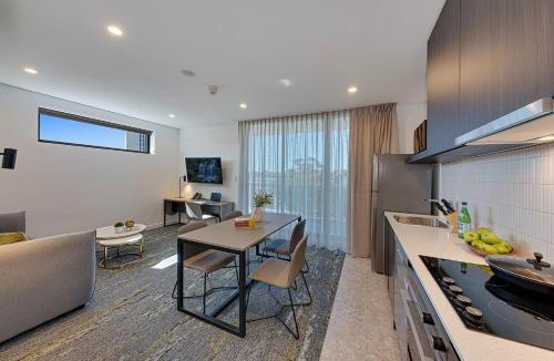 Kingswood Hotel | Littomore Suites Kingswood