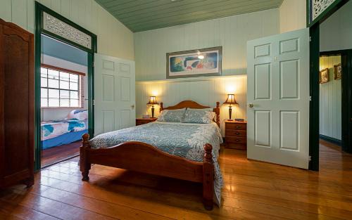 Warwick House | Pitstop Lodge Guesthouse B&B