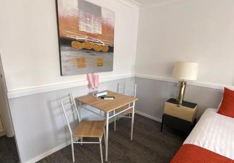 Warwick Hotel | Centrepoint Midcity Motor Inn