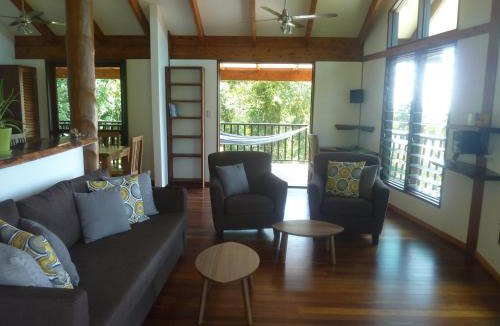 Cow Bay House | Daintree Holiday Homes - Yurara