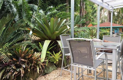 Ilkley House | Ancient Gardens Guesthouse & Botanical Gardens