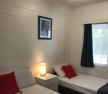 Sarina Hotel | Tramway Motel