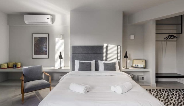 Entire Building in the Heart of Athens Sleeps 12 With Private Rooftop Terrace