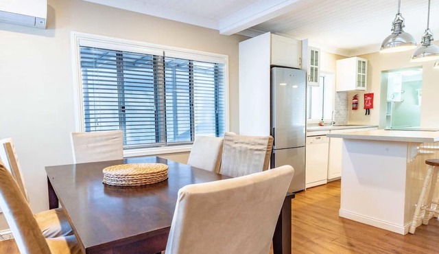 Metawisebnb Waterfront 3BR Coastal Escape