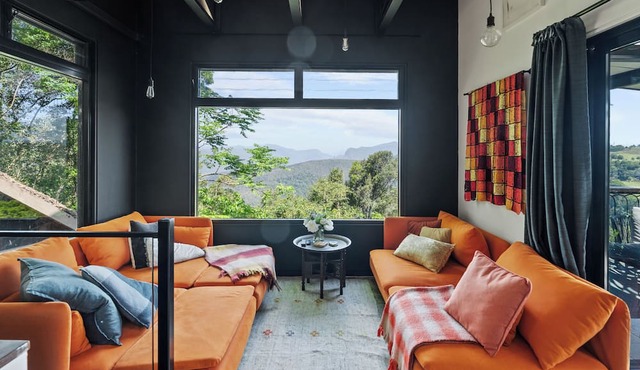Cabane Treehouse Retreat With Mountain Views