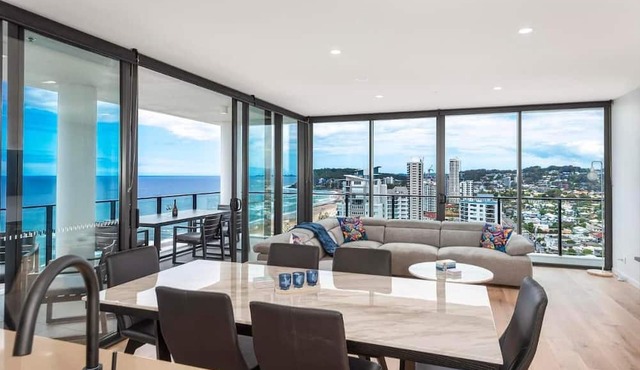Luxury 3 Bedroom Ocean View Apartment
