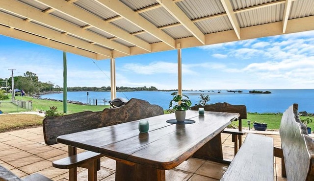 Sandbar on Moreton 5 Bedroom