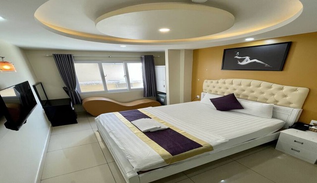 SWEET HOTEL