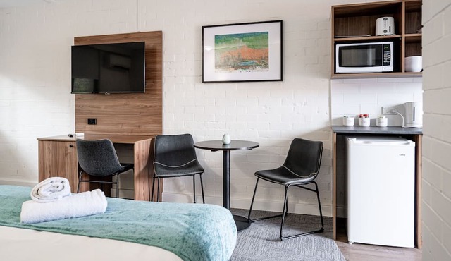 Browns Plains Hotel