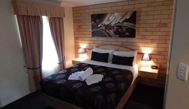 Cotswold Motor Inn