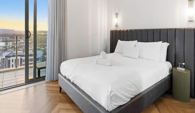 The Brass Room Pineapple Wyndham Surfers Paradise