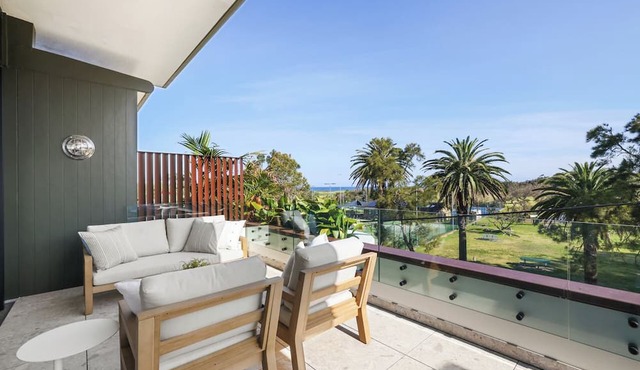 Luxurious penthouse-park, Golf Course, ocean views