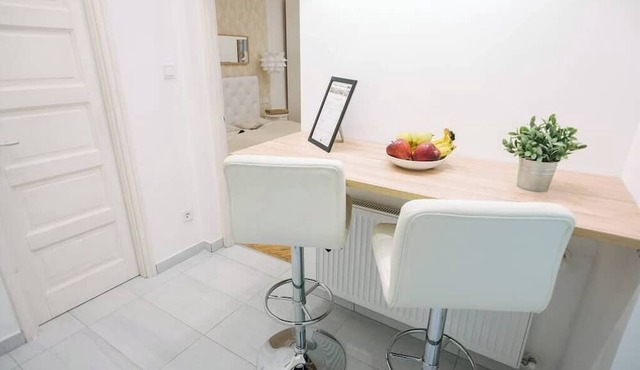 IMCT - Stylish Apartment at Parliament