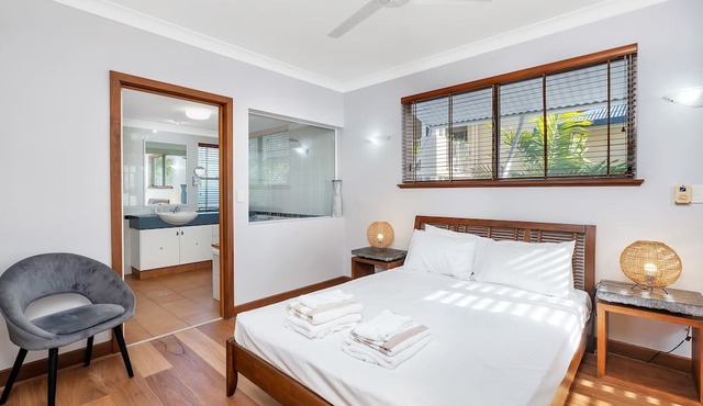 2 Bedroom 2 Bathroom Beachfront Apartment in Clifton Beach