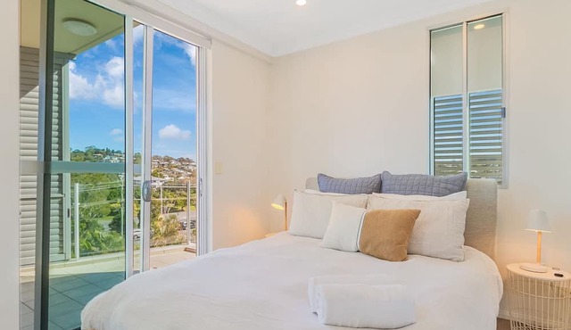 Aqua Solai 9 - Absolute Beachfront Tugun - Min. 3 night stays - Linen Provided