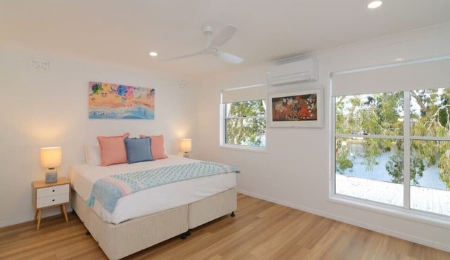 Noosa Entrance Waterfront Resort
