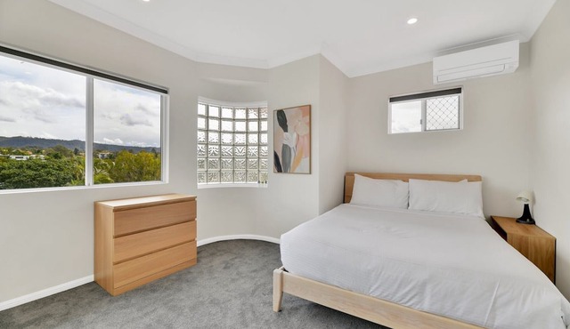 Tranquil 3-Bed Unit with Lush Garden Views