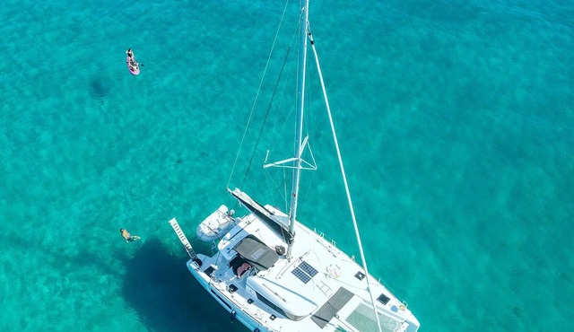 Sun-Kissed Sailing Adventure in Islas Sarónicas